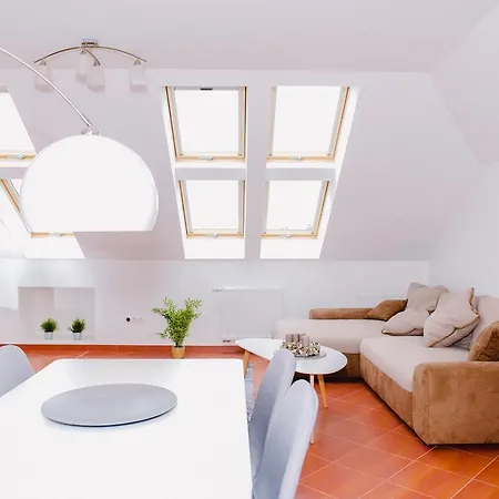 Nexus Apartment *